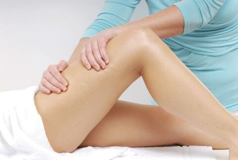 examen par un médecin pour détecter une arthrose de la hanche